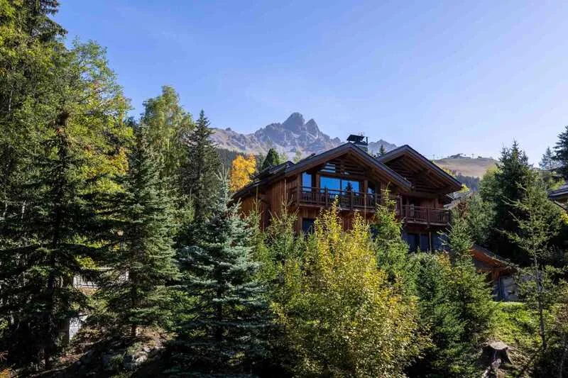Luxe chalet in Méribel met binnenzwembad, spa en bioscoop